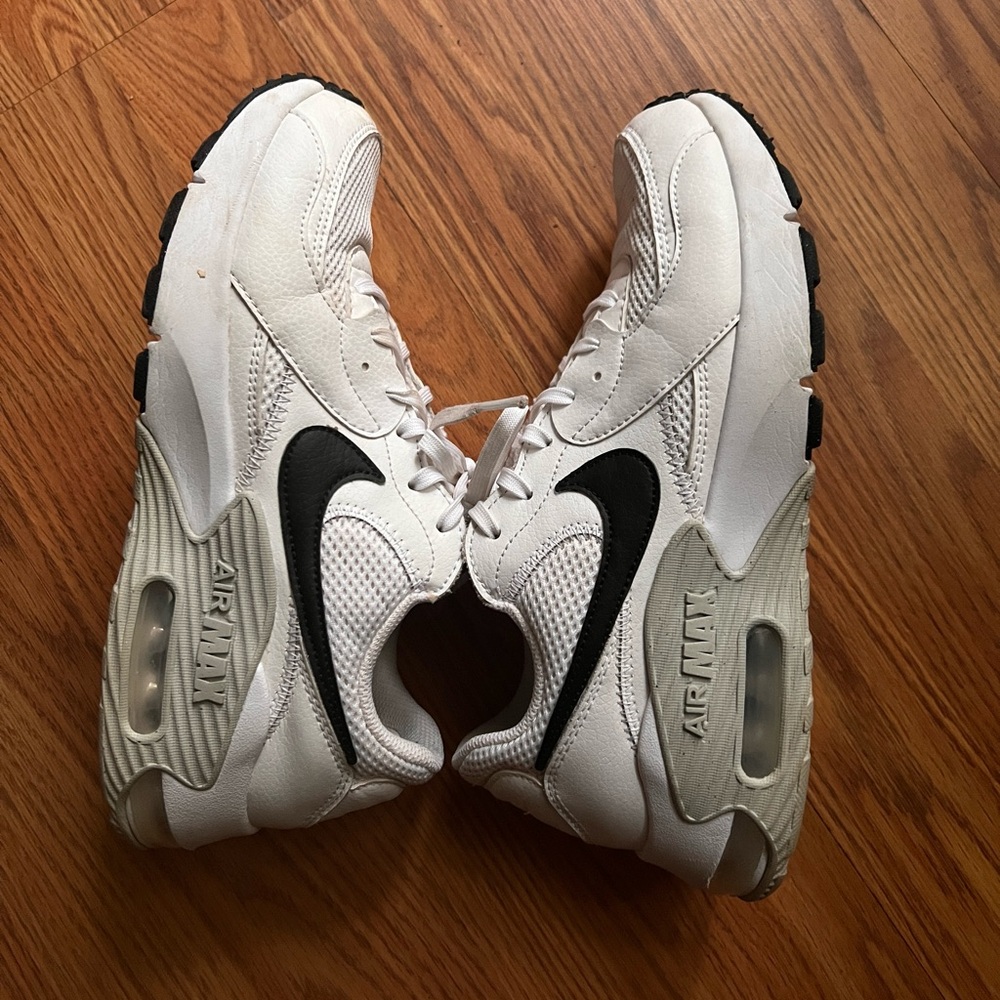 Nike Air Max Excee sneakers Shoes Size 8.5 Women’s CD5432-101 White Black
